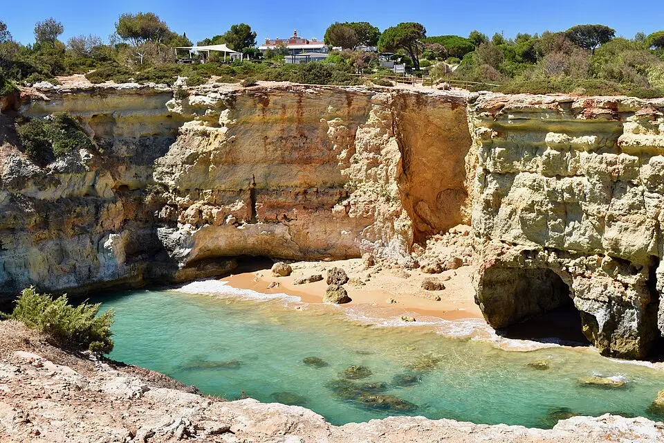 Authentischer Reisemoment in Algarve – passend zu Busreise Algarve für Alleinreisende – Reisecheck