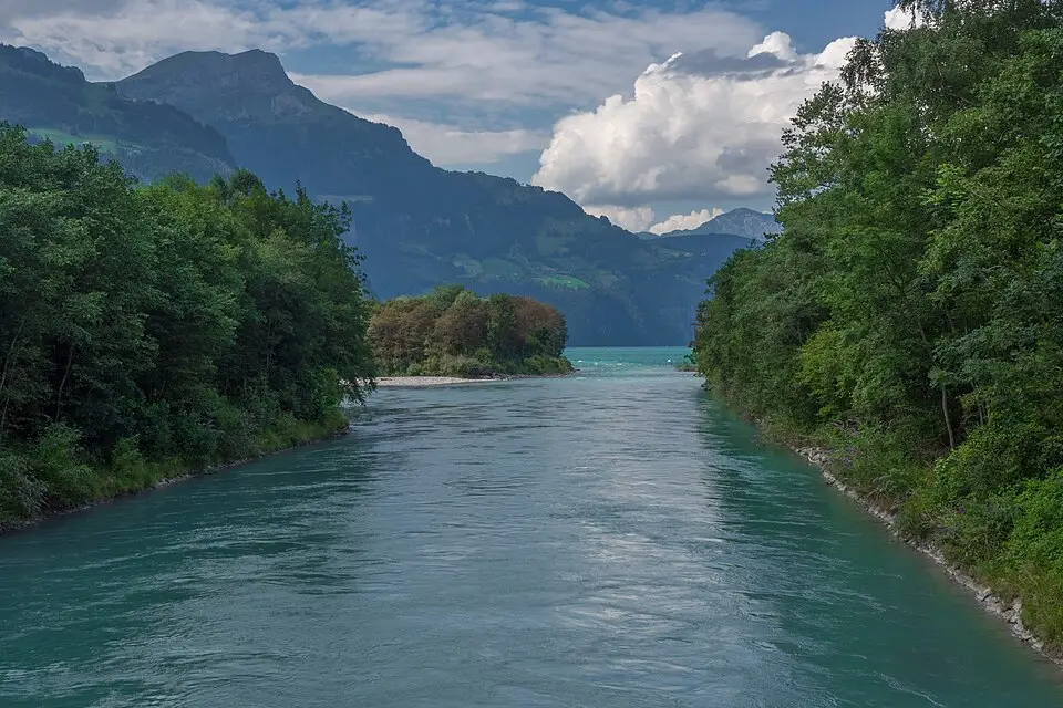 Stimmungsvolle Reiseansicht aus Vierwaldstättersee für Busreise Vierwaldstättersee im Herbst – Tipps zur Auswahl