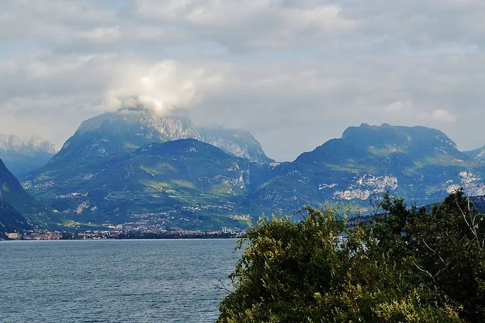 Authentischer Reisemoment in Gardasee – passend zu Busreise Gardasee 7 Tage – Dauer & Komfort