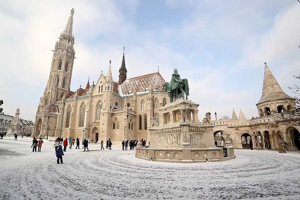 Landschaft und Sehenswürdigkeiten in Budapest für Busreise Budapest 10 Tage – Route & Leistungen