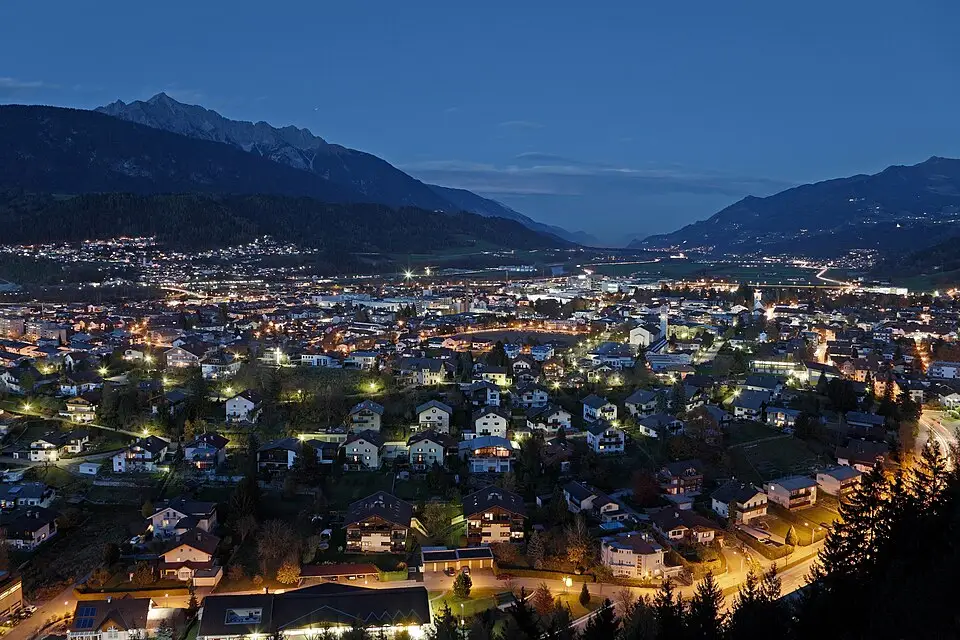 Authentischer Reisemoment in Tirol – passend zu Busreise Tirol – Dauer & Komfort