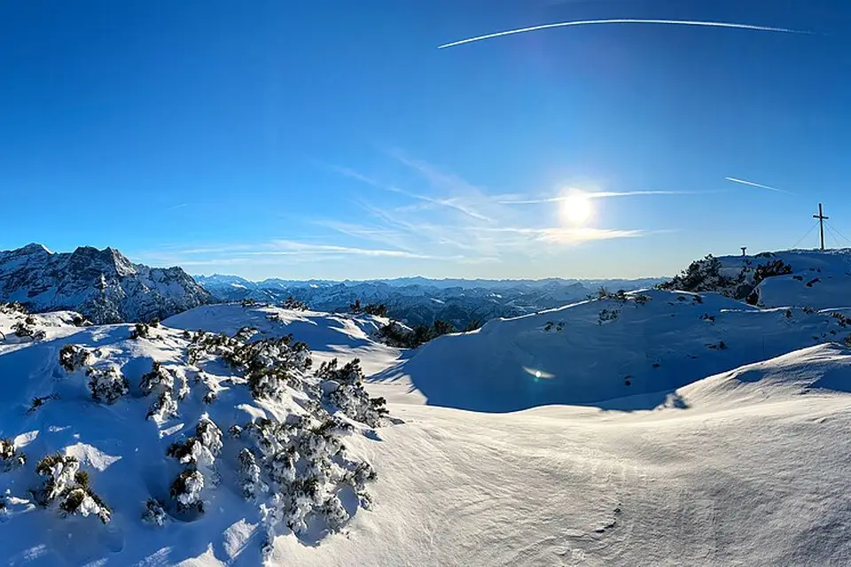 Stimmungsvolle Reiseansicht aus Tirol für Busreise Tirol im Herbst – Reiseguide