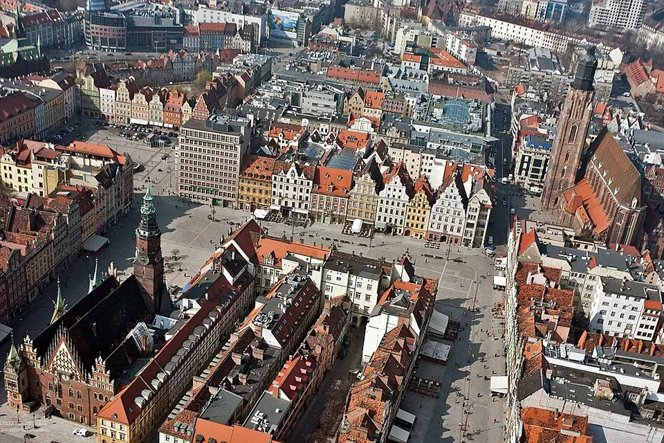 Stimmungsvolle Reiseansicht aus Breslau für Rundreise Breslau mit dem Bus – Tipps zur Auswahl