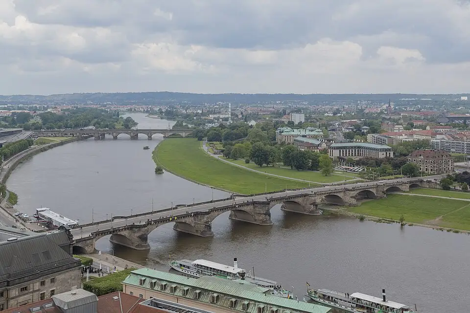 Landschaft und Sehenswürdigkeiten in Dresden für Busreise Dresden ab NRW – Reiseguide