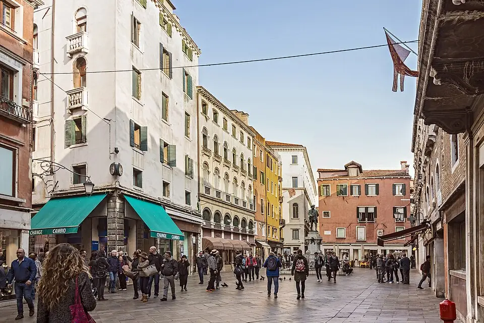 Stimmungsvolle Reiseansicht aus Venedig für Busreise Venedig ab NRW – Dauer & Komfort