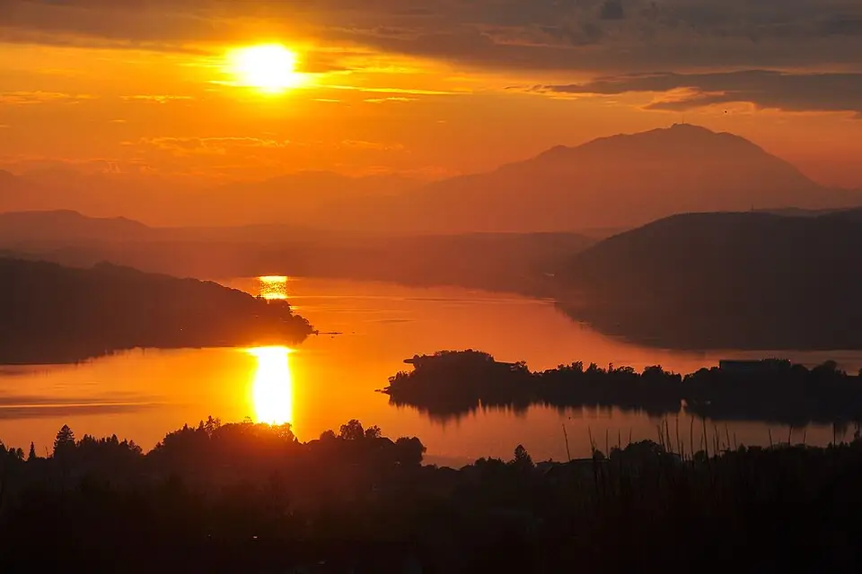 Stimmungsvolle Reiseansicht aus Kärnten für Busreise Kärnten mit wenig Gehstrecke – Reiseguide