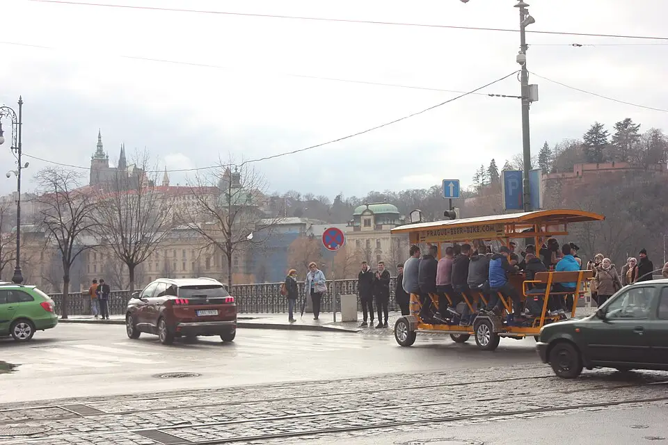 Authentischer Reisemoment in Prag – passend zu Adventsreise Prag mit dem Bus – Route & Leistungen