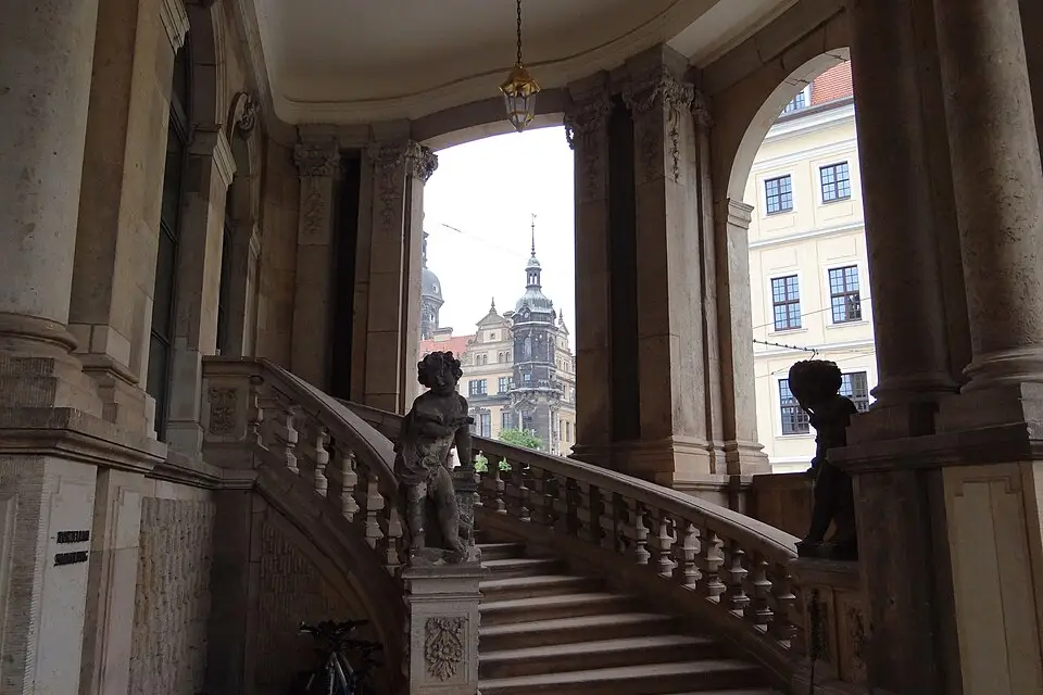 Stimmungsvolle Reiseansicht aus Dresden für Busreise Dresden mit Reiseleitung – Reiseguide