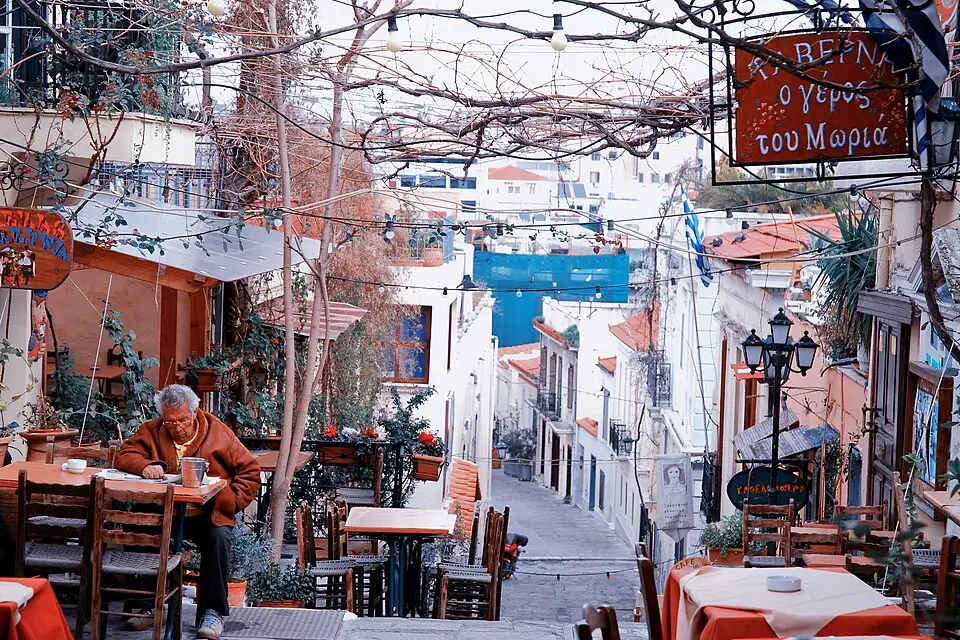 Landschaft und Sehenswürdigkeiten in Athen für Weihnachtsreise Athen mit dem Bus – Tipps zur Auswahl