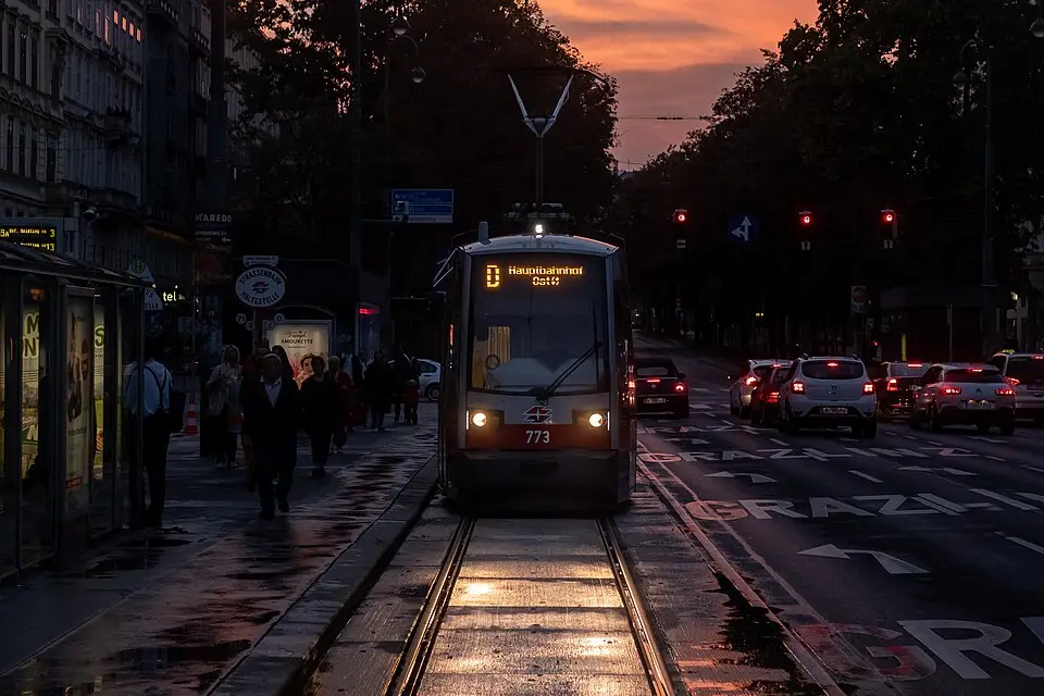 Landschaft und Sehenswürdigkeiten in Wien für Busreise Wien ab Stuttgart – Dauer & Komfort