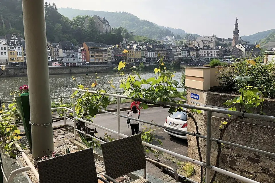 Authentischer Reisemoment in Mosel – passend zu Busreise Mosel ab Berlin – Reiseguide