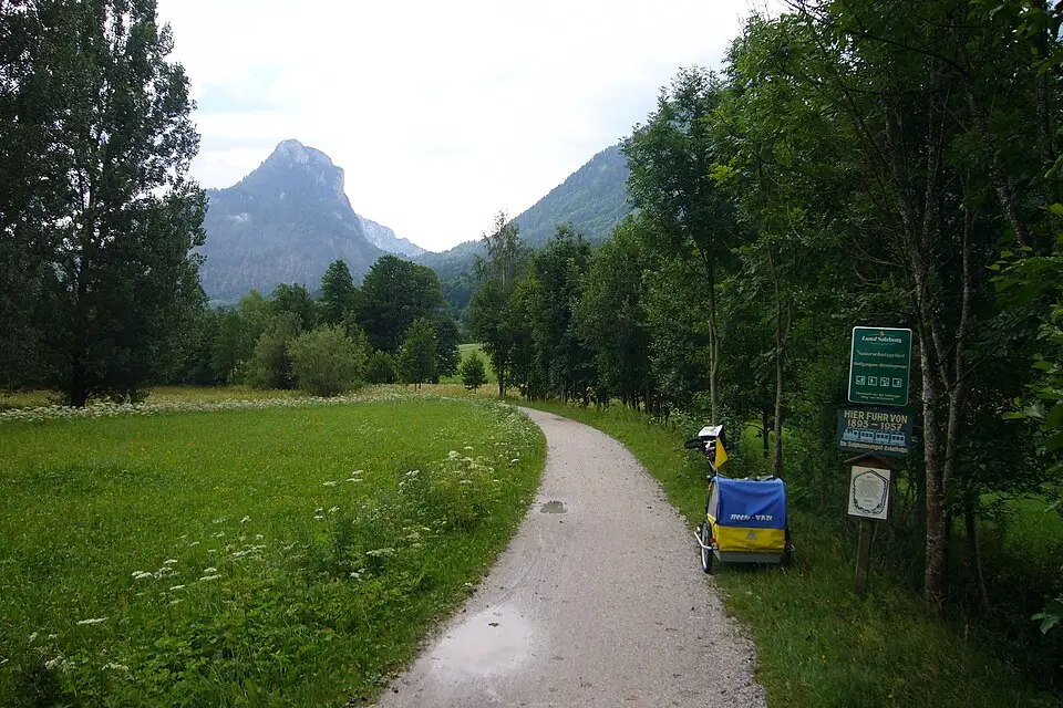 Stimmungsvolle Reiseansicht aus Salzkammergut für Busreise Salzkammergut ab Frankfurt – Route & Leistungen
