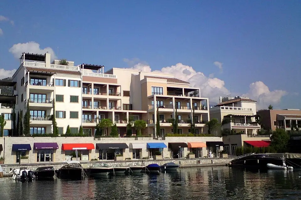 Landschaft und Sehenswürdigkeiten in Montenegro für Busreise Montenegro ab München – Reiseguide