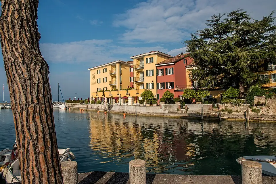 Landschaft und Sehenswürdigkeiten in Gardasee für Gruppenreise Gardasee mit dem Bus – Reiseguide