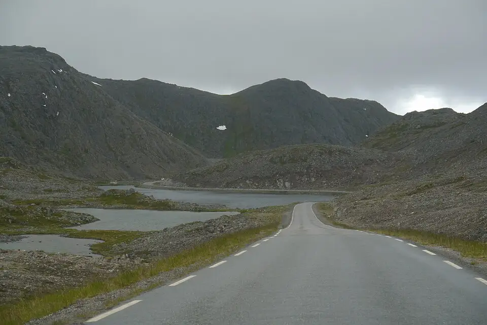 Authentischer Reisemoment in Nordkap – passend zu Busreise Nordkap im Frühling – Tipps zur Auswahl