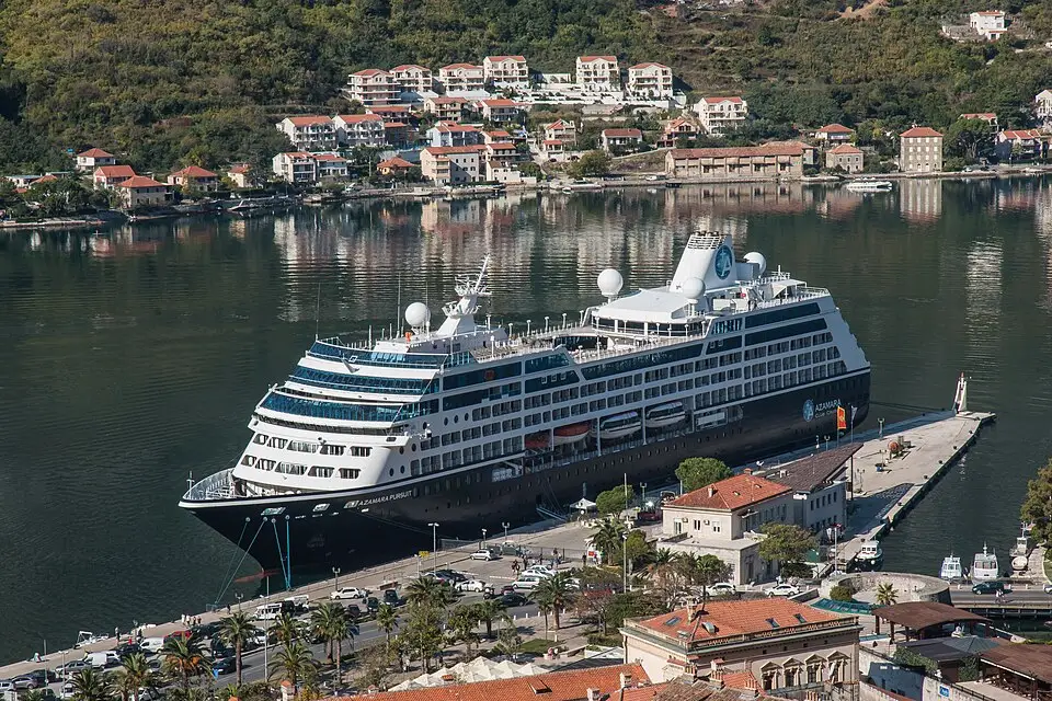 Landschaft und Sehenswürdigkeiten in Montenegro für Adventsreise Montenegro mit dem Bus – Route & Leistungen