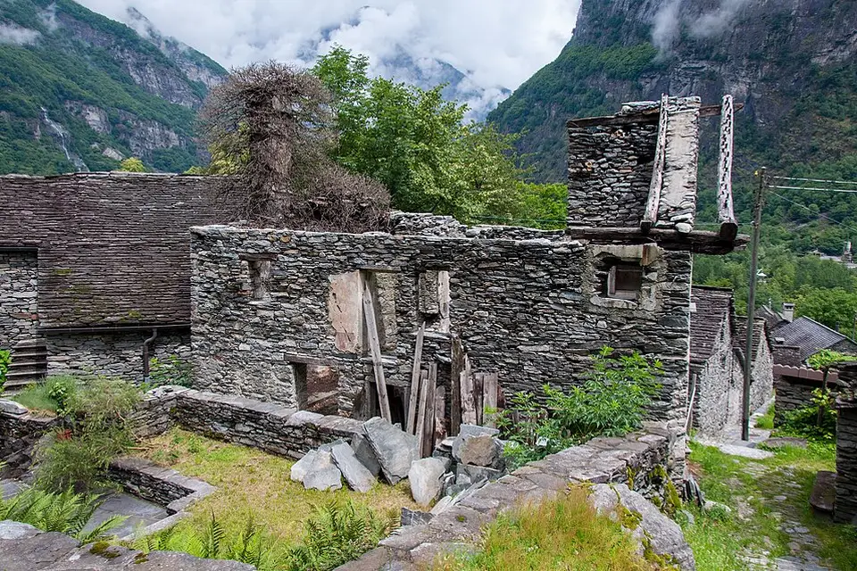 Landschaft und Sehenswürdigkeiten in Tessin für Adventsreise Tessin mit dem Bus – Route & Leistungen