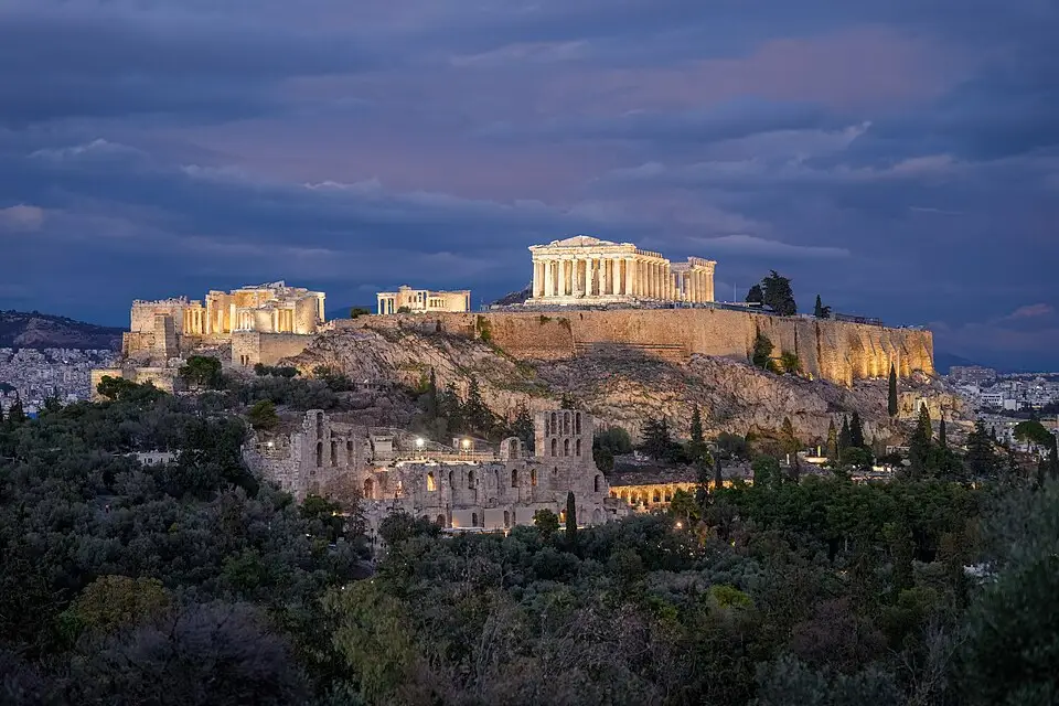 Landschaft und Sehenswürdigkeiten in Athen für Beste Reisezeit für eine Busreise Athen – Tipps zur Auswahl
