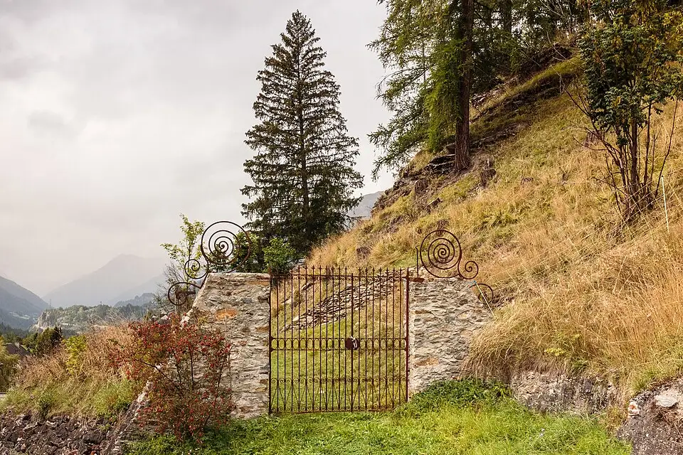 Landschaft und Sehenswürdigkeiten in Engadin für Busreise Engadin mit Haustürabholung – Route & Leistungen