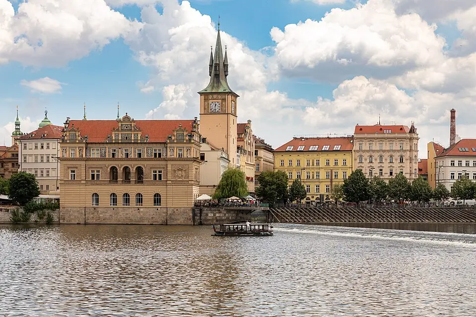 Landschaft und Sehenswürdigkeiten in Prag für Busreise Prag im Frühling – Dauer & Komfort