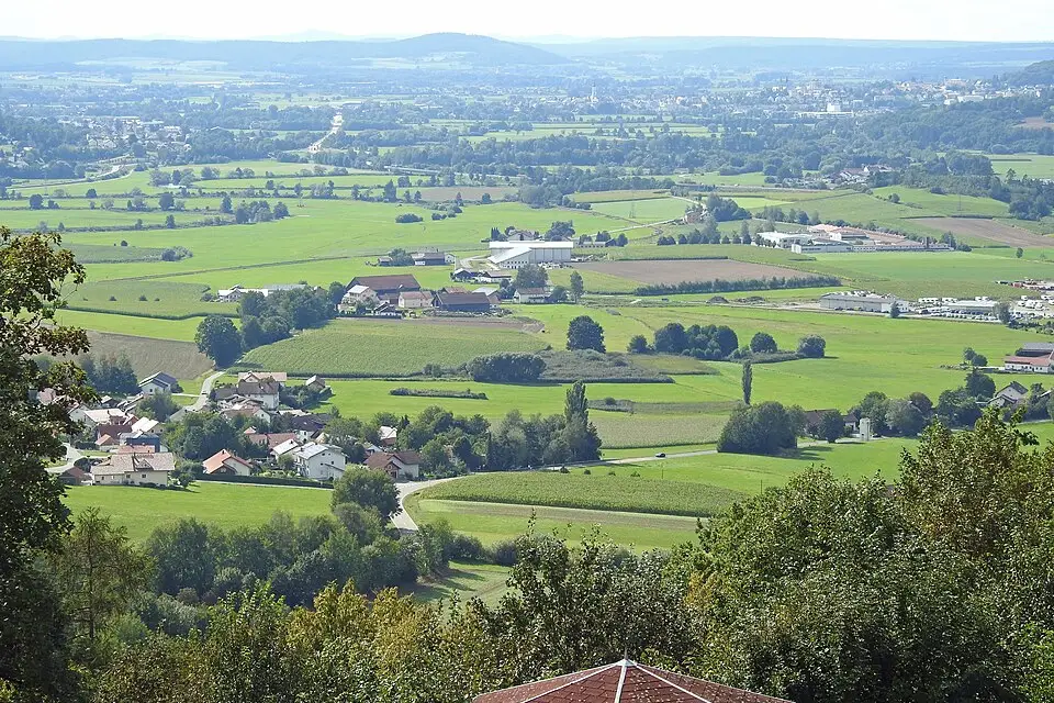 Stimmungsvolle Reiseansicht aus Bayerischen Wald für Kurzreise Bayerischer Wald mit dem Bus – Tipps zur Auswahl