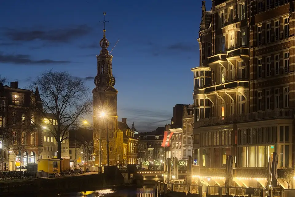 Landschaft und Sehenswürdigkeiten in Amsterdam für Busreise Amsterdam ab München – Route & Leistungen