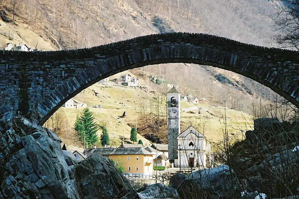 Authentischer Reisemoment in Tessin – passend zu Naturreise Tessin mit dem Bus – Reisecheck