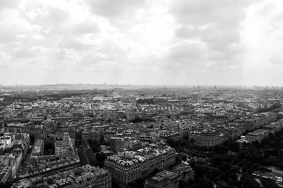 Landschaft und Sehenswürdigkeiten in Paris für Busreise Paris mit 4-Sterne-Hotel – Dauer & Komfort