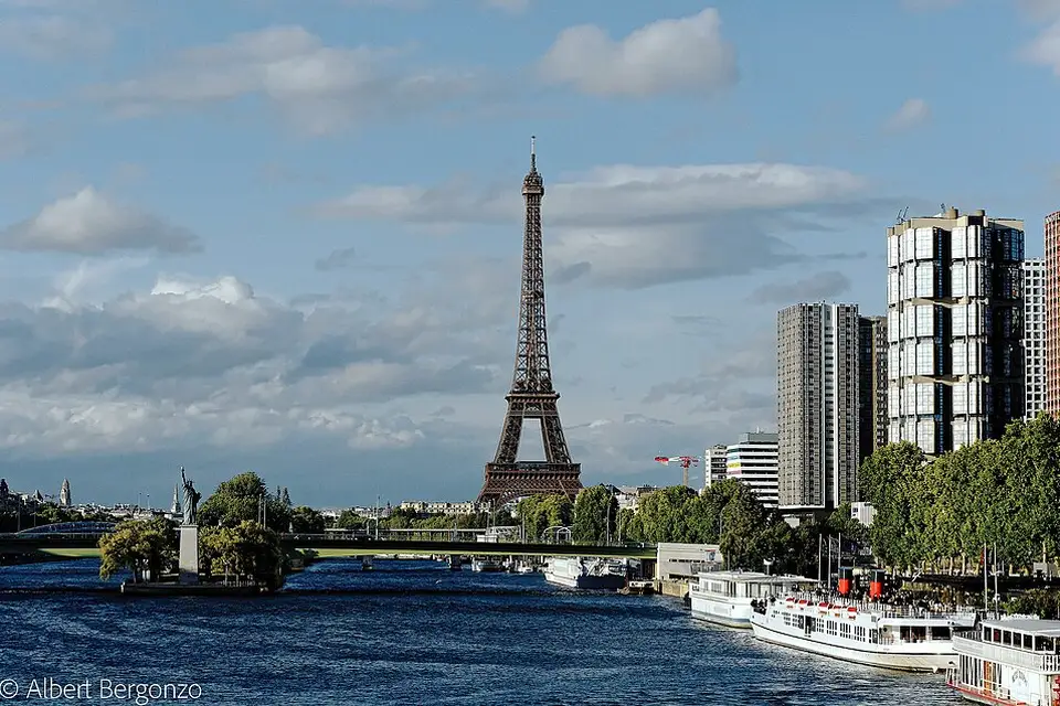 Landschaft und Sehenswürdigkeiten in Paris für Wellnessreise Paris mit dem Bus – Reiseguide