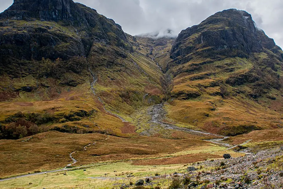 Stimmungsvolle Reiseansicht aus Schottland für Busreise Schottland für Familien – Dauer & Komfort