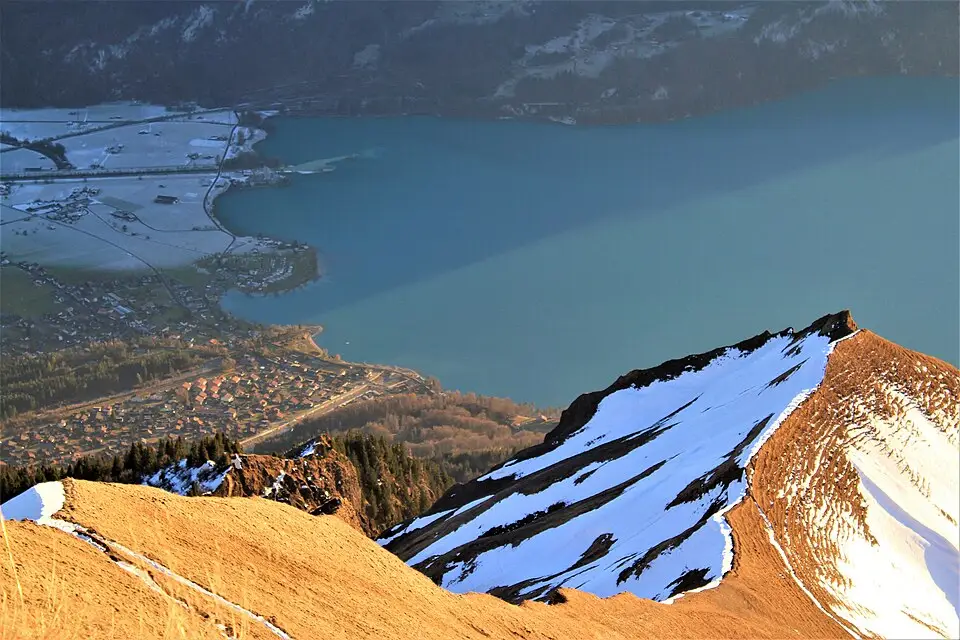 Landschaft und Sehenswürdigkeiten in Berner Oberland für Busreise Berner Oberland für Paare – Reiseguide