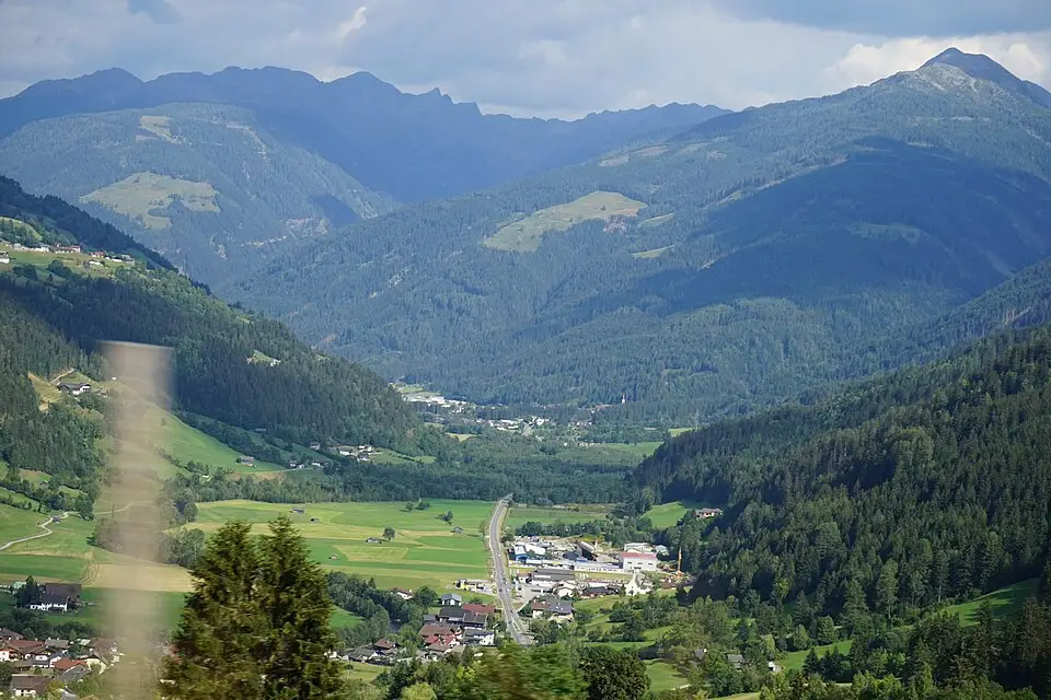 Landschaft und Sehenswürdigkeiten in Kärnten für Günstige Busreise Kärnten – Reisecheck