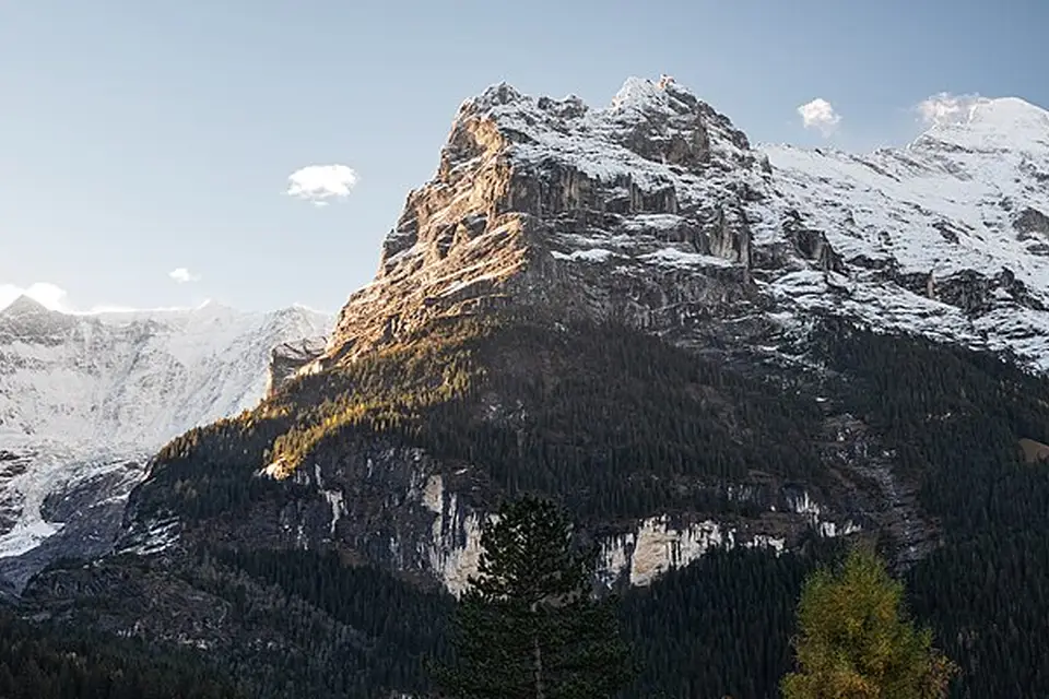 Authentischer Reisemoment in Berner Oberland – passend zu Busreise Berner Oberland im Herbst – Route & Leistungen
