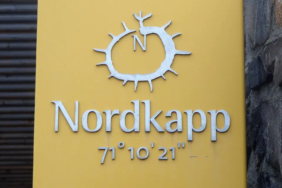 Authentischer Reisemoment in Nordkap – passend zu Busreise Nordkap ab Berlin – Tipps zur Auswahl