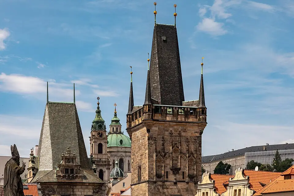 Stimmungsvolle Reiseansicht aus Prag für Busreise Prag mit Halbpension – Dauer & Komfort