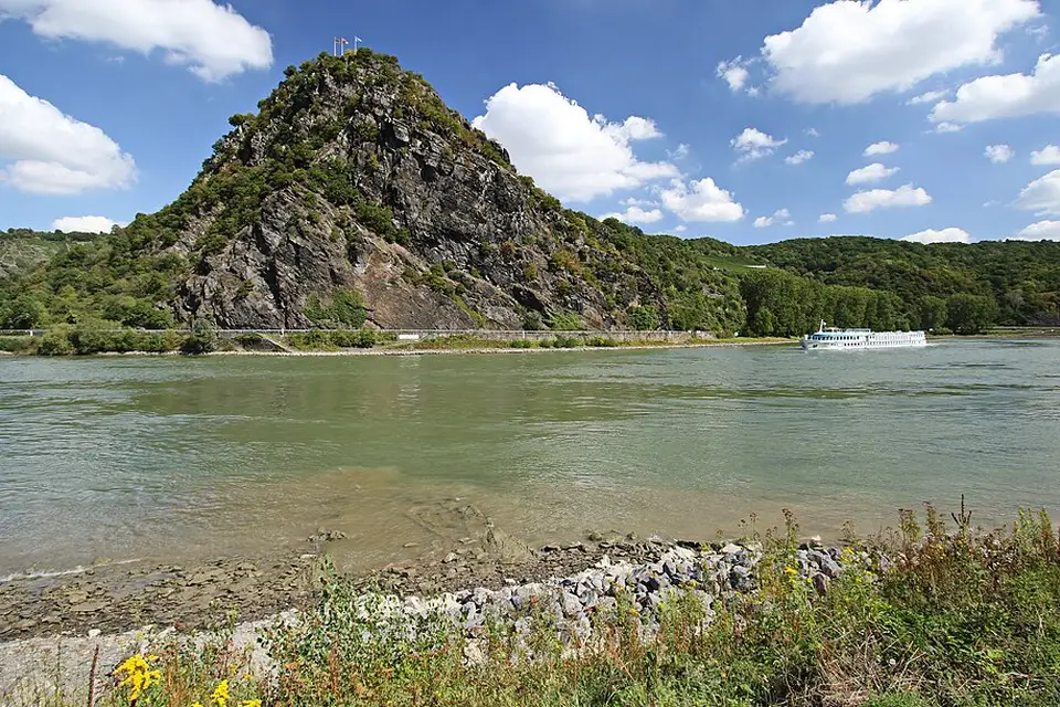 Stimmungsvolle Reiseansicht aus Rhein für Busreise Romantischer Rhein mit wenig Gehstrecke – Reiseguide
