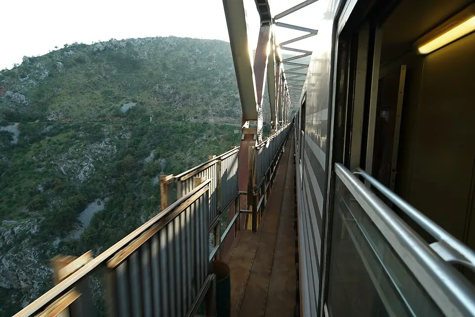 Landschaft und Sehenswürdigkeiten in Montenegro für Busreise Montenegro ab Frankfurt – Reiseguide