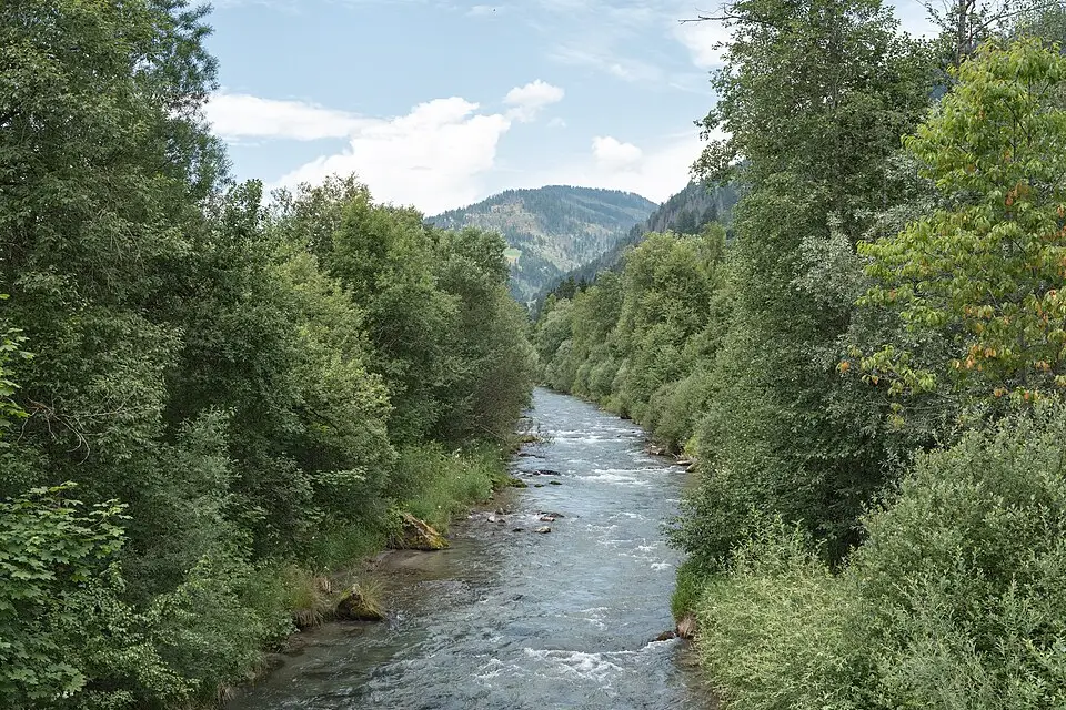 Stimmungsvolle Reiseansicht aus Tirol für Busreise Tirol ab NRW – Route & Leistungen