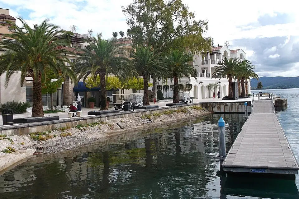 Landschaft und Sehenswürdigkeiten in Montenegro für Busreise Montenegro mit Schifffahrt – Reisecheck