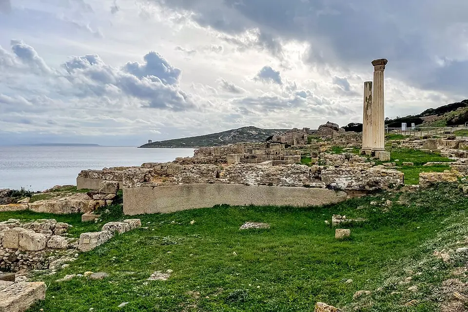 Stimmungsvolle Reiseansicht aus Sardinien für Busreise Sardinien für Alleinreisende – Reiseguide