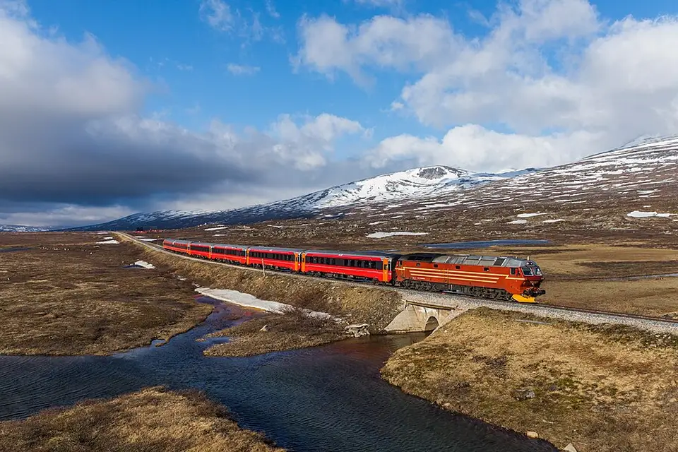 Stimmungsvolle Reiseansicht aus Nordkap für Busreise Nordkap mit 4-Sterne-Hotel – ehrlich eingeordnet