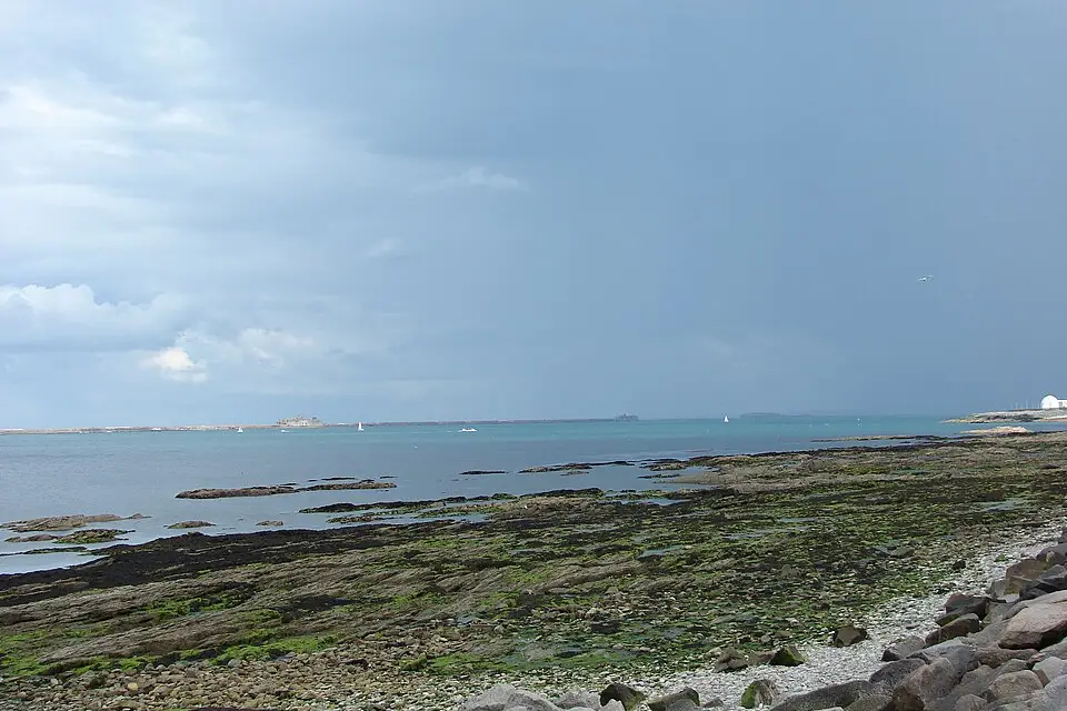Stimmungsvolle Reiseansicht aus Normandie für Busreise Normandie mit Halbpension – Dauer & Komfort