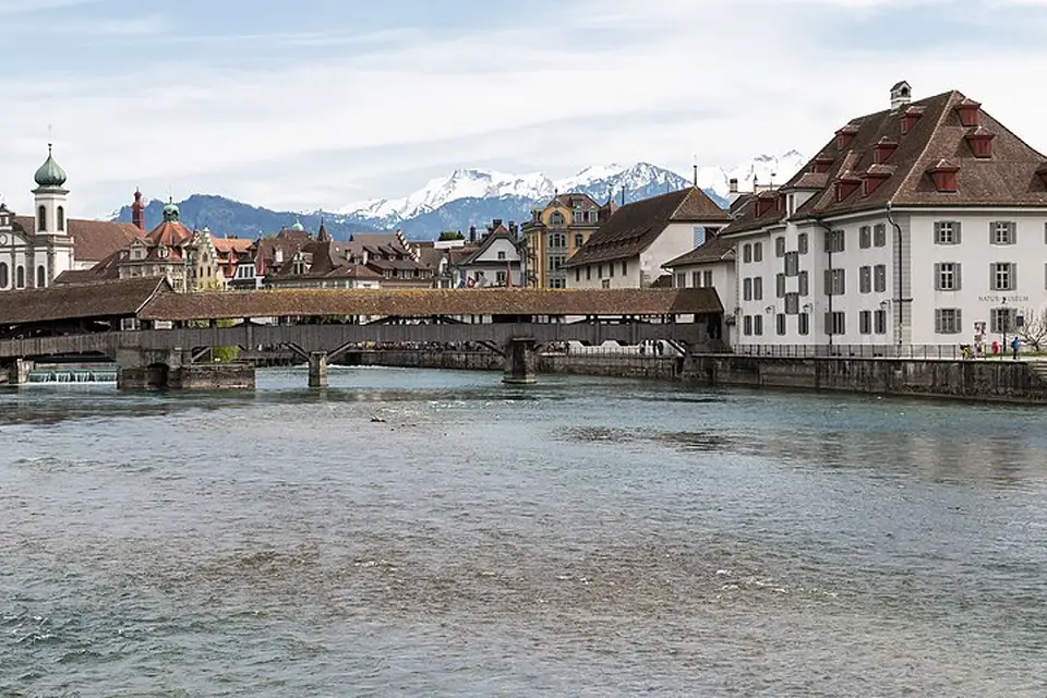 Authentischer Reisemoment in Vierwaldstättersee – passend zu Busreise Vierwaldstättersee im Winter – Route & Leistungen