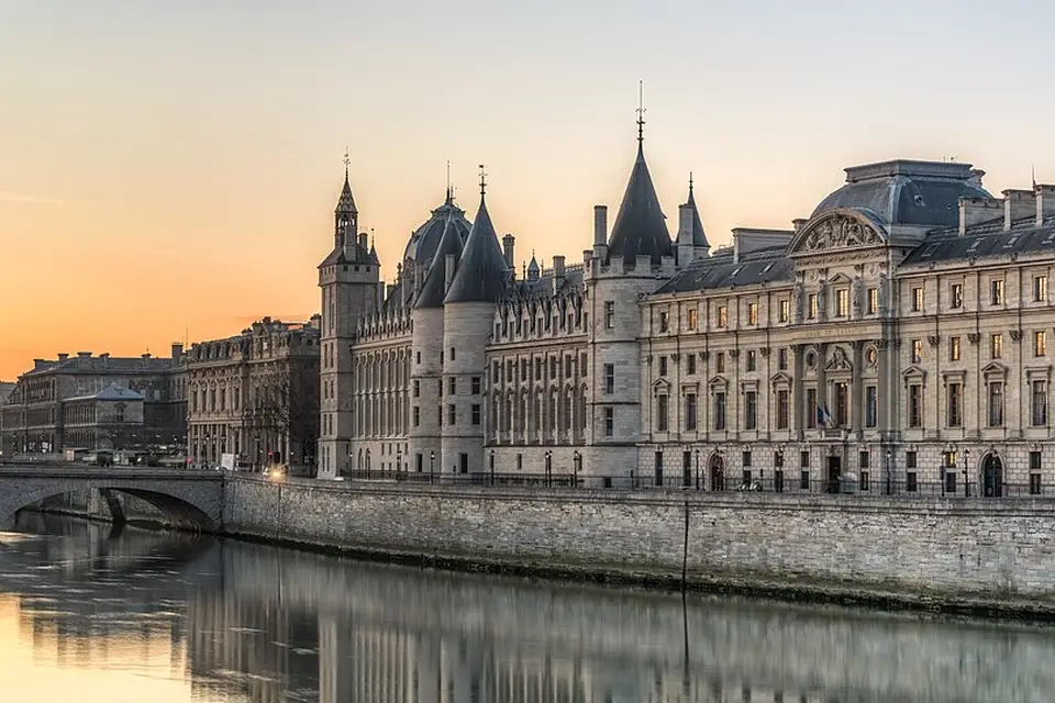 Authentischer Reisemoment in Paris – passend zu Busreise Paris ab Hamburg – ehrlich eingeordnet