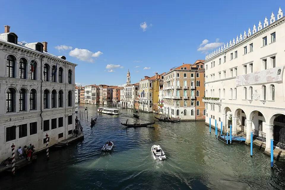 Authentischer Reisemoment in Venedig – passend zu Busreise Venedig im Winter – ehrlich eingeordnet