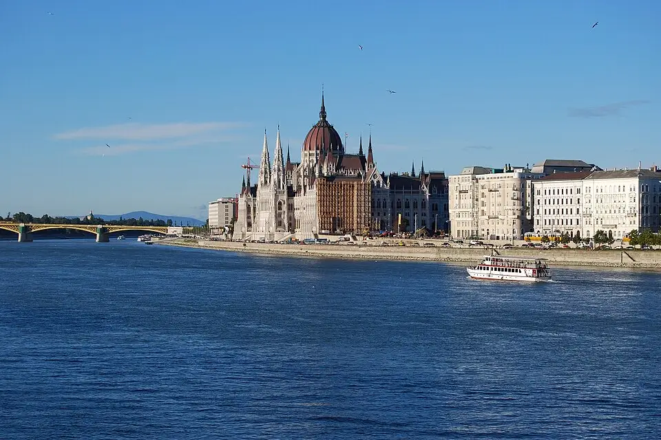 Authentischer Reisemoment in Budapest – passend zu Busreise Budapest ab Frankfurt – ehrlich eingeordnet
