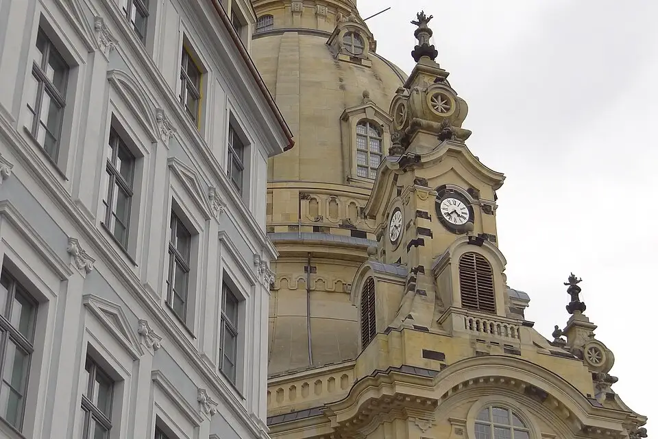 Stimmungsvolle Reiseansicht aus Dresden für Panoramareise Dresden mit dem Bus – ehrlich eingeordnet