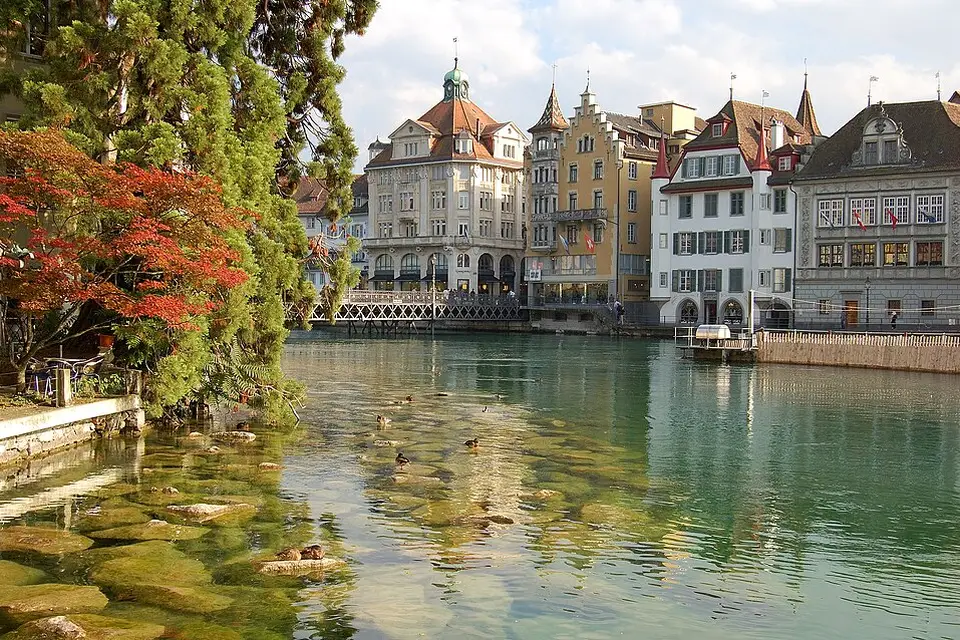 Stimmungsvolle Reiseansicht aus Vierwaldstättersee für Singlereise Vierwaldstättersee mit dem Bus – Route & Leistungen