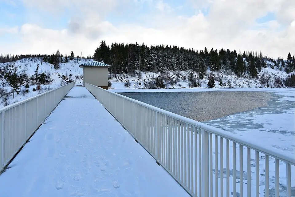 Stimmungsvolle Reiseansicht aus Harz für Beste Reisezeit für eine Busreise Harz – Dauer & Komfort