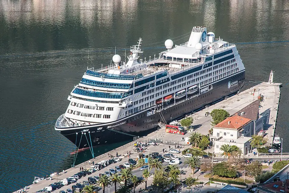 Authentischer Reisemoment in Montenegro – passend zu Busreise Montenegro ab Stuttgart – Reiseguide